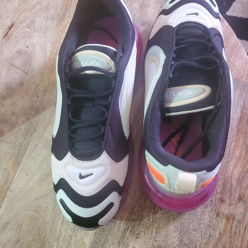 Nike Air Max 720 Black Pistachio Frost Size 12